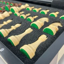 Jeu d’Échecs en Bois Marqueté – L’Élégance au Meilleur Prix