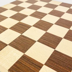 Jeu d’Échecs en Bois Marqueté – L’Élégance au Meilleur Prix