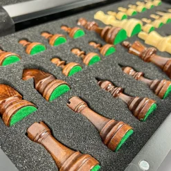 Jeu d’Échecs en Bois Marqueté – L’Élégance au Meilleur Prix