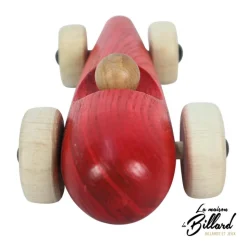 La voiture en bois : le jouet idéal pour votre petit(e) pilote favori.